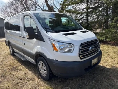 2015 ford transit 8 passenger