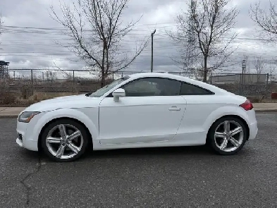 2011 Audi TT 2011 AUDI TT   AUTOMATIQUE  COMME NEUF  4 CYLIND