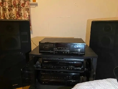 Sound System Pioneer MINT   CABLES  REMOTES