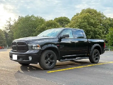 2019 RAM 1500 BIG HORN 4X4 ECODIESEL BLACKED OUT