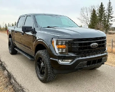 2022 Ford F150  Black Appearance Package Lots of Extras 103KM
