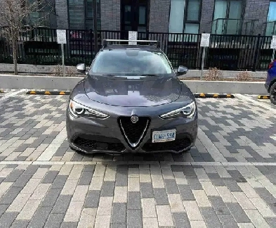 2018 Alfa Roemo Stelvio 4 AWD DR Sport