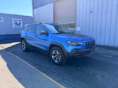 2019 Jeep Cheroke Trail Hawk Low KM