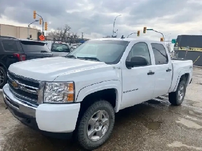 4x4  2009 Chevy Silverado 1500 Crew Cab  SAFETIED