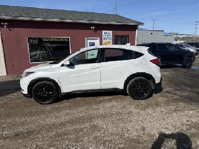 2017 Honda HR-V LX 4WD CVT Image# 1
