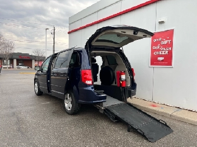 2017 Dodge  Grand Caravan SXT MOBILITY WHEELCHAIR ACCESSIBLE VAN
