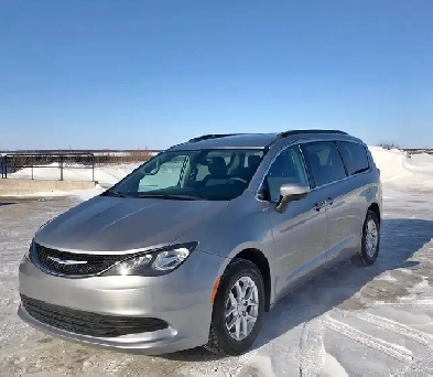 2017 Chrysler Pacifica LX Image# 1