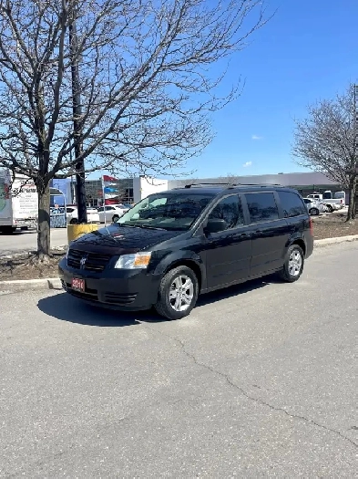 2010 Dodge Grand Caravan STOW N GO    ONLY 132000 KMS