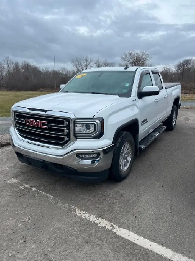 GMC Sierra SLE 2108 with only 77000 Kms