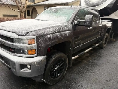 2015 Chev 3500hd Z71 LTZ
