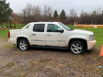 2010 Chevy avalanche