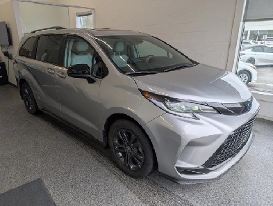 2025 Toyota Sienna Hybrid XSE  AWD