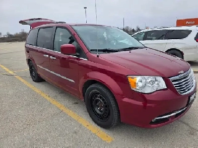 2015 Chrysler Town and Country