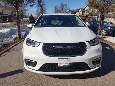 2023 Chrysler Pacifica Touring L with 74700km for TRADEIN only