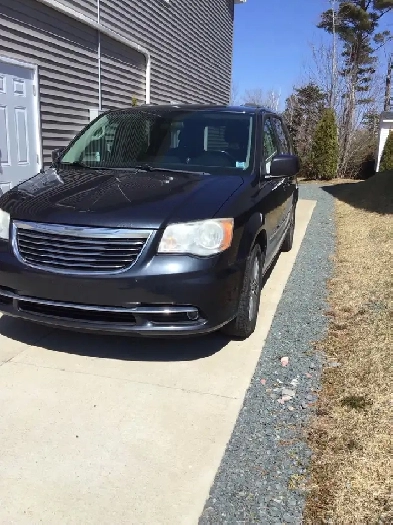2014 Dodge Town & Country Caravan Image# 1