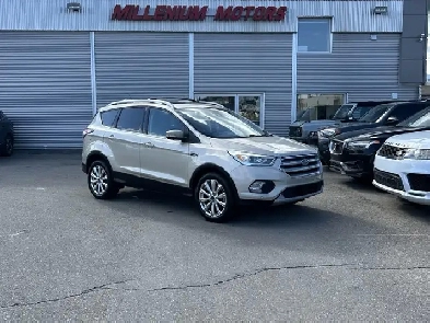 2017 Ford Escape TITANIUM ECOBOOST AWD/NAVIGATION/B-CAM/PANO ROO Image# 1