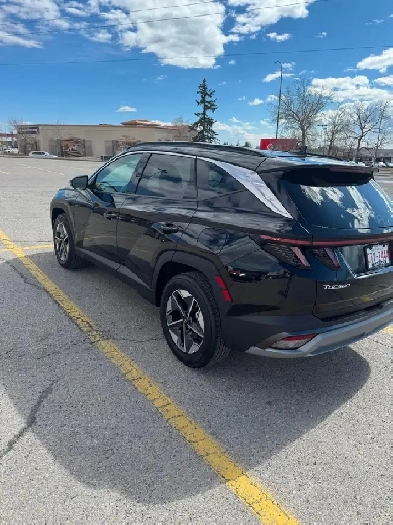 2025 Hyundai Tucson Preferred Trend  Virtually Brand New