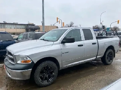 4x4  2010 Dodge Ram 1500 Quad cab low kms  SAFETIED
