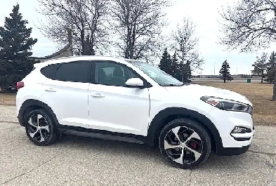 2016 Hyundai Tucson GLS AWD 16T LOCAL TRADE  NO ACCIDENTS