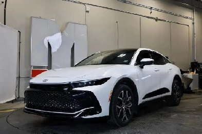 2023 Toyota Crown LIMITED AWD HYBRID  PANONAVICAMERABLINDSPO