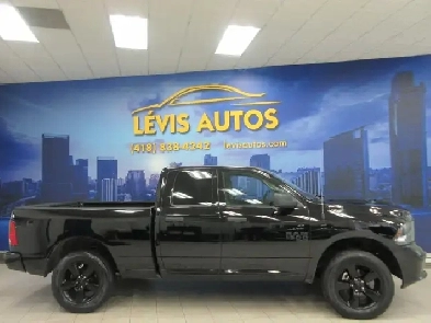 RAM 1500 CLASSIC 2022 EXPRESS NIGHT EDITION V-8 5.7 HEMI 4X4 SIE Image# 1