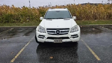 Beautiful fully loaded seven passenger SUV