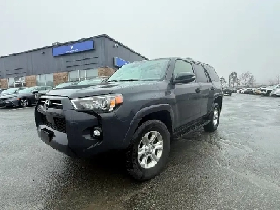2024 Toyota 4Runner SR5  7 Passenger  68000km