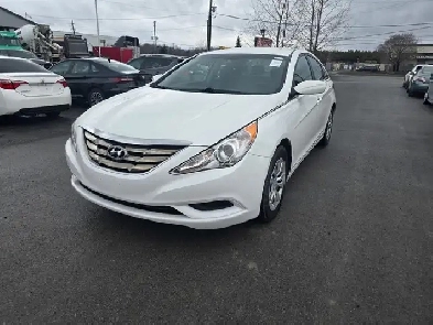 2013 Hyundai Sonata GL Image# 1