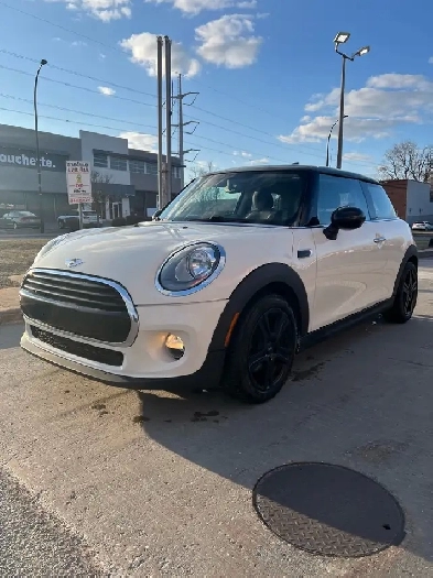 Mini Cooper 2017 - Auto - Très bien entretenue Image# 1