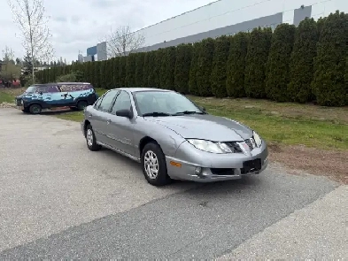 2005 PONTIAC SUNFIRE SL AUTOMATIC LOCAL BC 137,000 KMS !! Image# 1