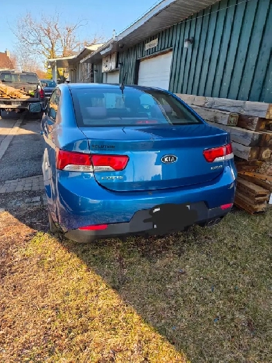 2013 kia forte 2 door 97000km
