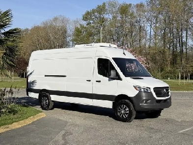 2022 MercedesBenz Sprinter 2500 4x4 High Roof Thermo King Reefe