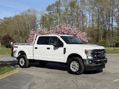 2021 Ford F250 XLT 4x4 Crew Cab 8 Foot Box with Headache Rack