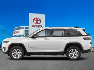 2023 Jeep Grand Cherokee Altitude  Leather Seats