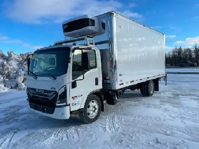 2025 Isuzu NRR REEFER  HEATED  LIFT GATE  NEW