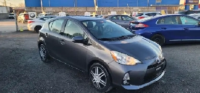 2012 Toyota Prius c CUIR TOIT AUTOMATIC Image# 1