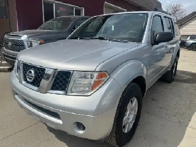 2006 Nissan Pathfinder S