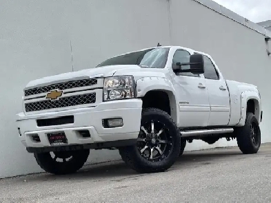 2014 Chevrolet Silverado 2500HD LTZ 4WD LEATHERROOFNAVICAMERA