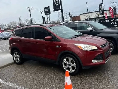 2014 FORD ESCAPE SE  CLEAN CARFAX  MINT CONDITION
