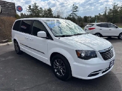 2015 CHRYSLER TOWN  COUNTRY S  FULLY LOADED  7 PASSENGERS