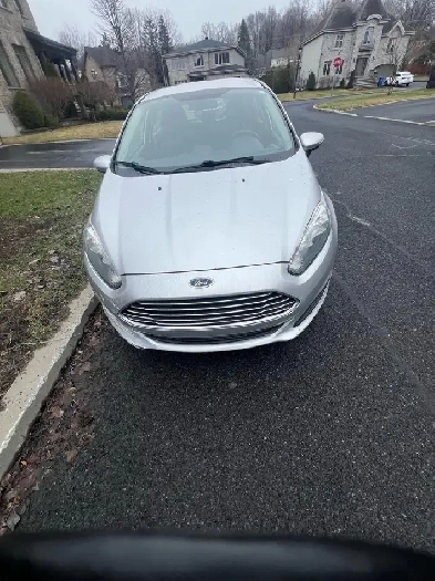 Ford Fiesta a Vendrer 2014  prix 3200 negociable