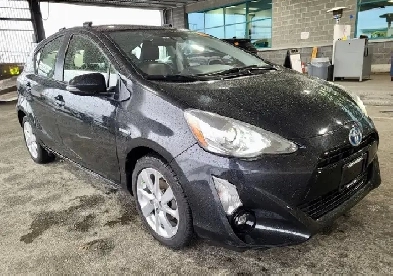 2016 Toyota Prius c LOADED  inspected