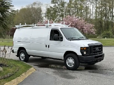 2008 Ford Econoline E250 Cargo Van with Roof Rack