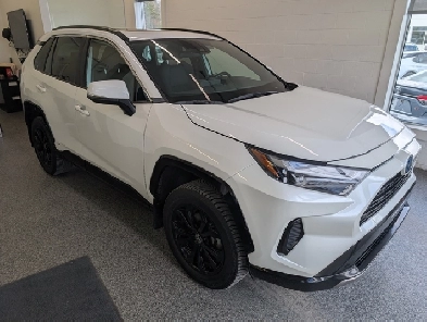 2022 Toyota RAV4 Hybrid SE AWD