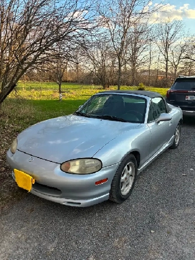 2000 Mazda miata