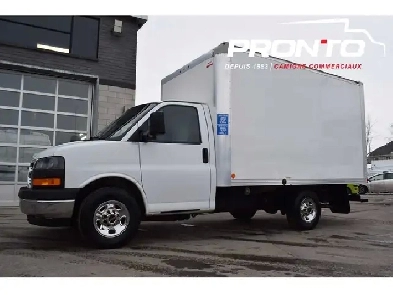 2019 GMC Savana 3500  Cube 12 pied  60L V8  Attache remorque