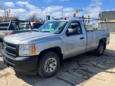 2010 Chevy SIlverado 1500 Reg cab 8 ft box  SAFETIED