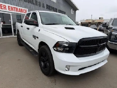 2019 Ram 1500 Classic CREWCAB 57L 4X4 ONE OWNER NO ACCIDENTS