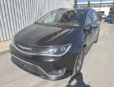 2018 Chrysler Pacifica Hybrid  Family Ready  Fully Load