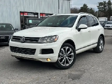 2011 Volkswagen Touareg Highline  AWD  LEATHER  PANOROOF  N